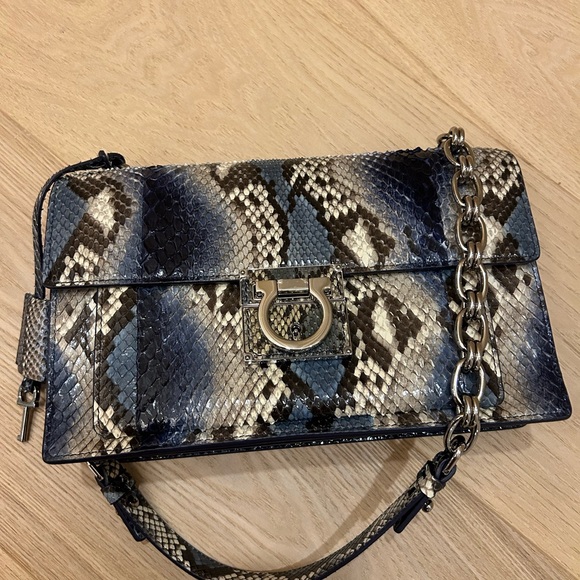 Ferragamo EXOTIC - Picture 4 of 7